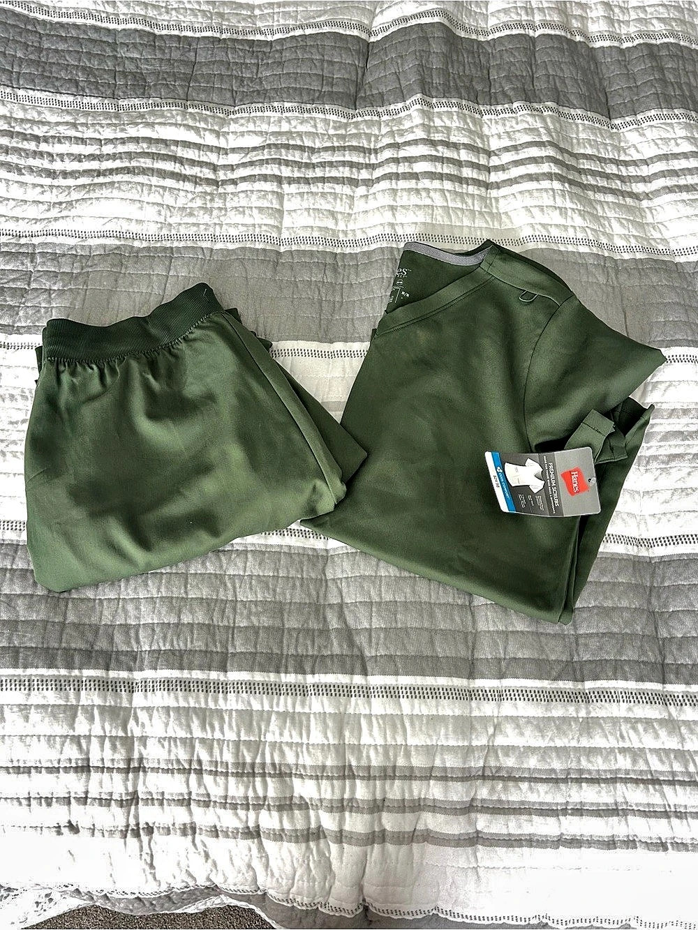 Hanes Premium Scrubs Green Scrub Set Size Large NWT